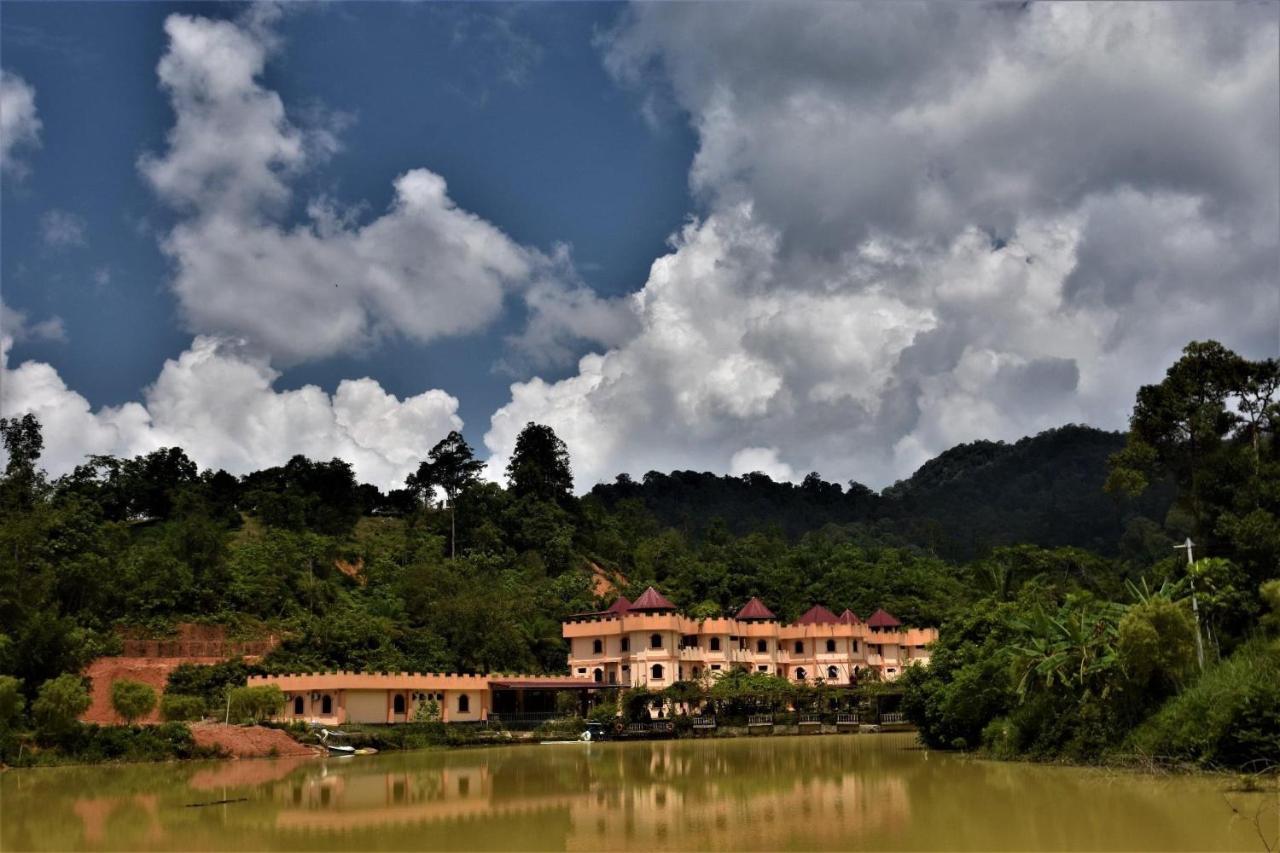 Lake Castle Sungai Lembing Luaran gambar
